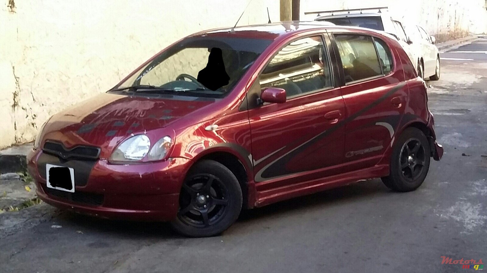 1999' Toyota Vitz photo #1