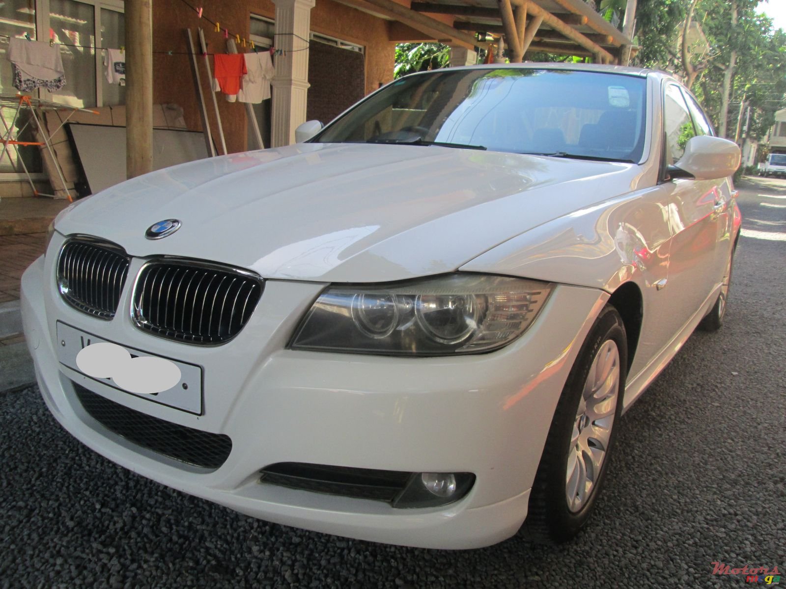 2011' BMW 320 i photo #2
