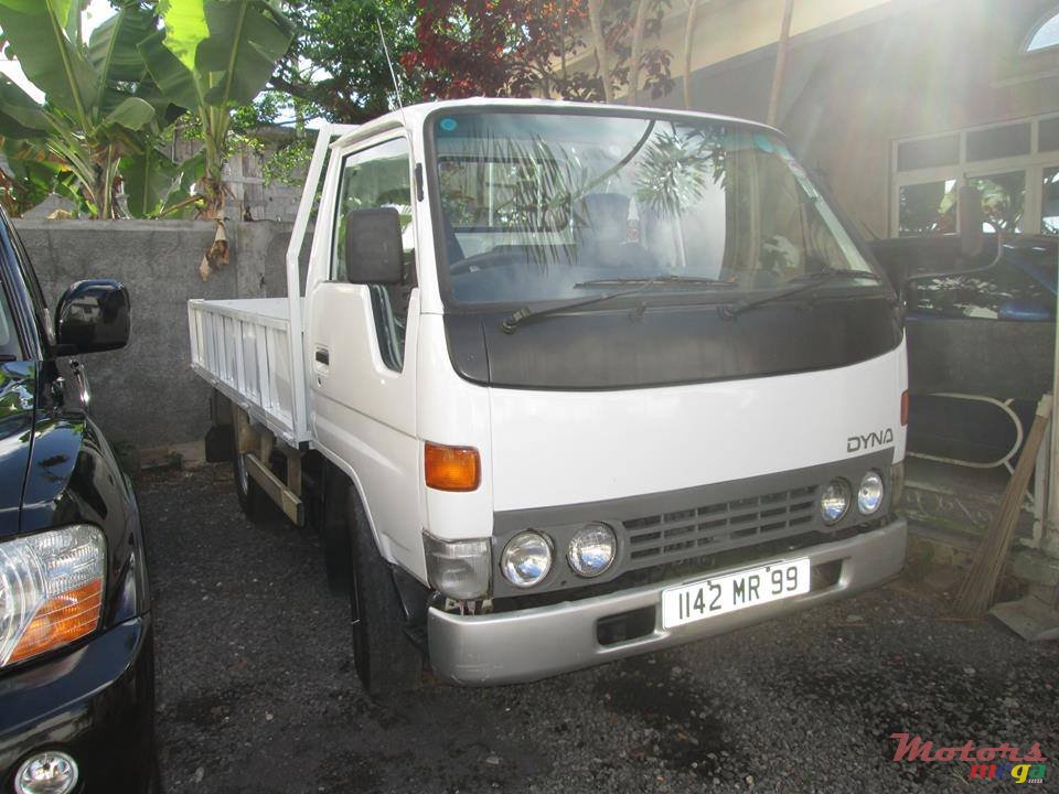 1999' Toyota Dyna photo #2