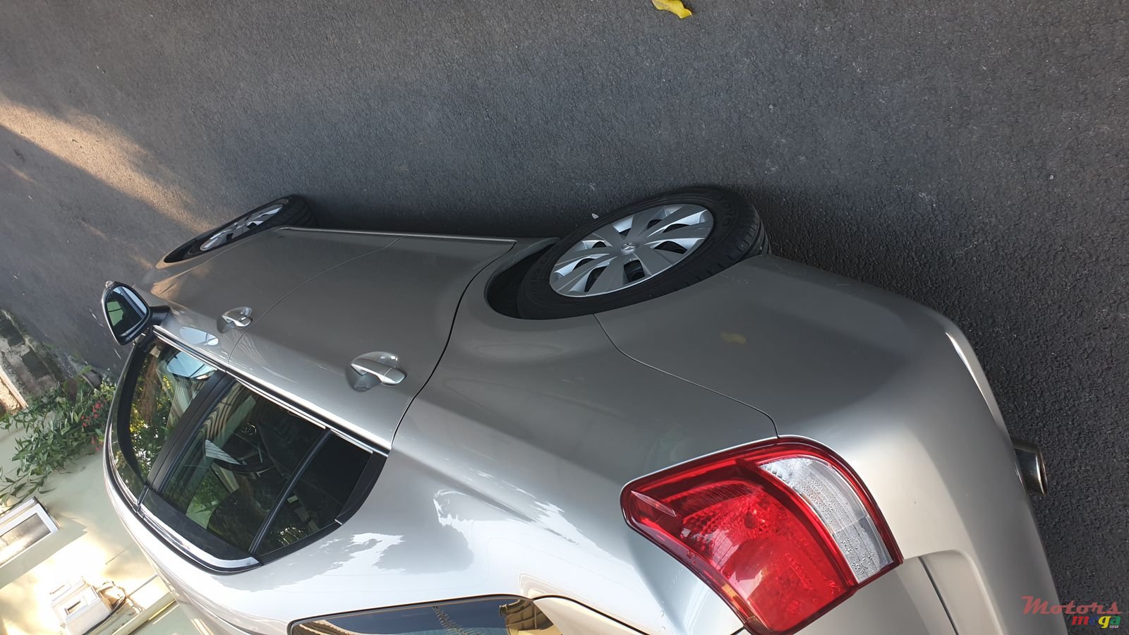 2013' Toyota Axio photo #3