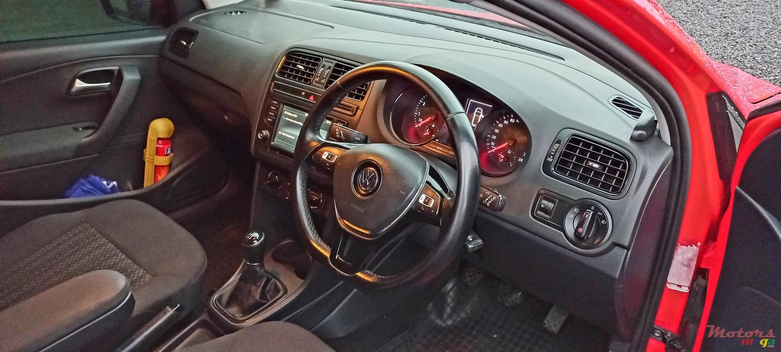 2016' Volkswagen Polo photo #5