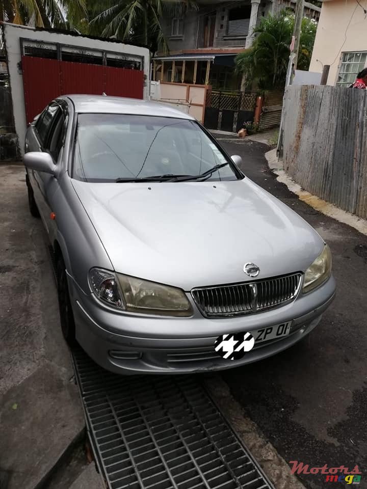 2001' Nissan photo #1