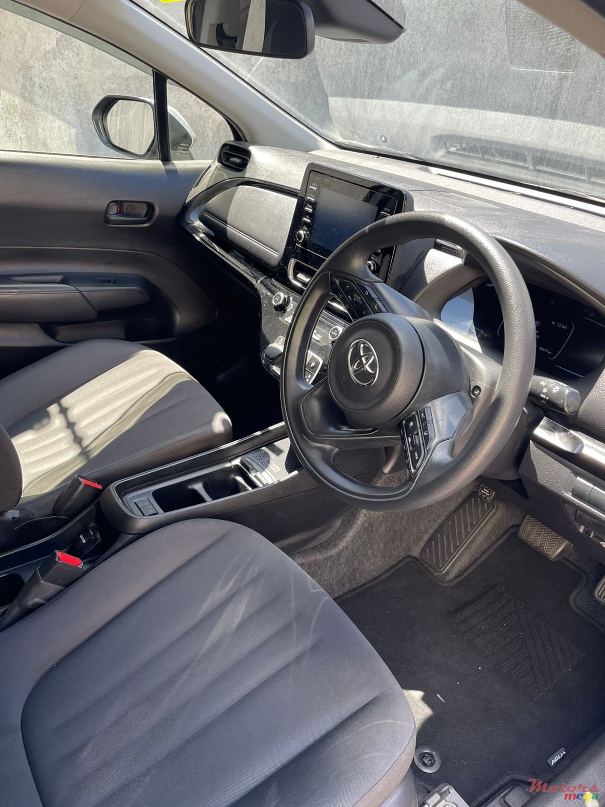 2022' Toyota Aqua photo #5