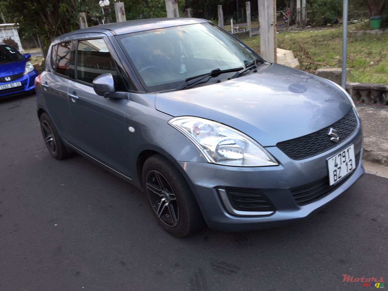 2013' Suzuki Swift Full Option photo #1
