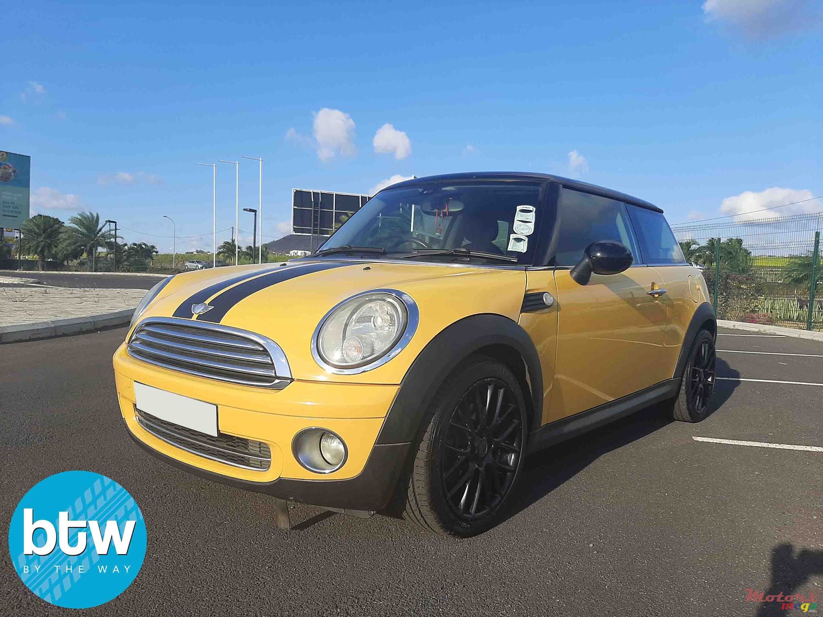 2010' MINI Cooper photo #2