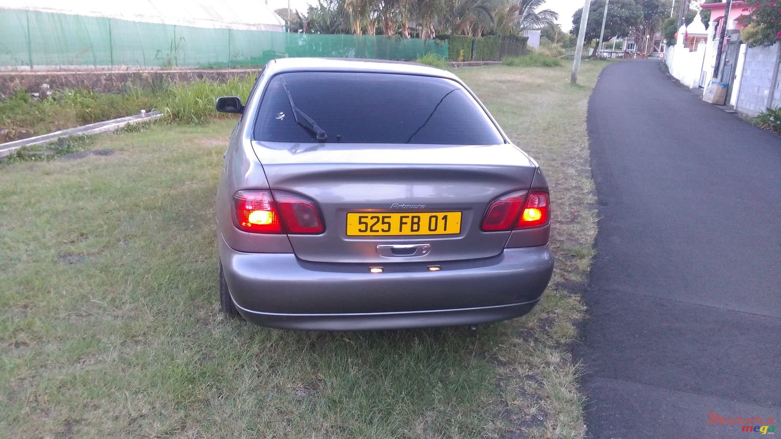 2001' Nissan Primera photo #6