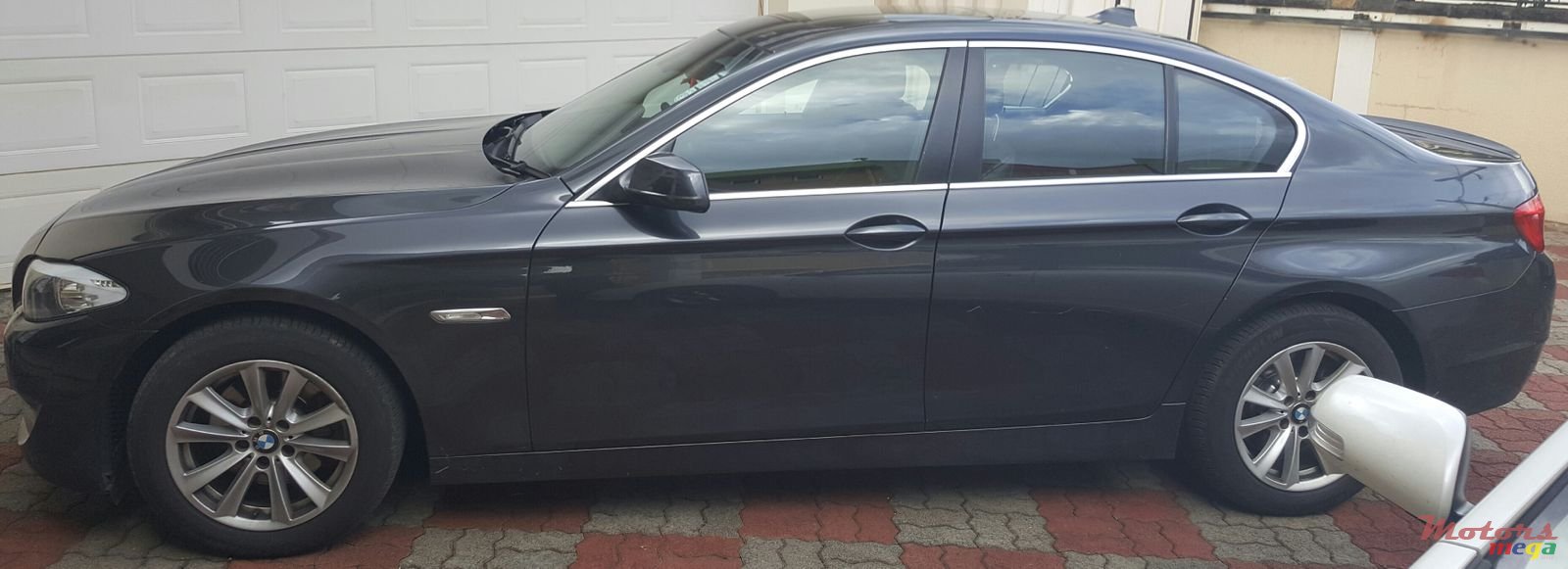 2010' BMW 523 photo #3