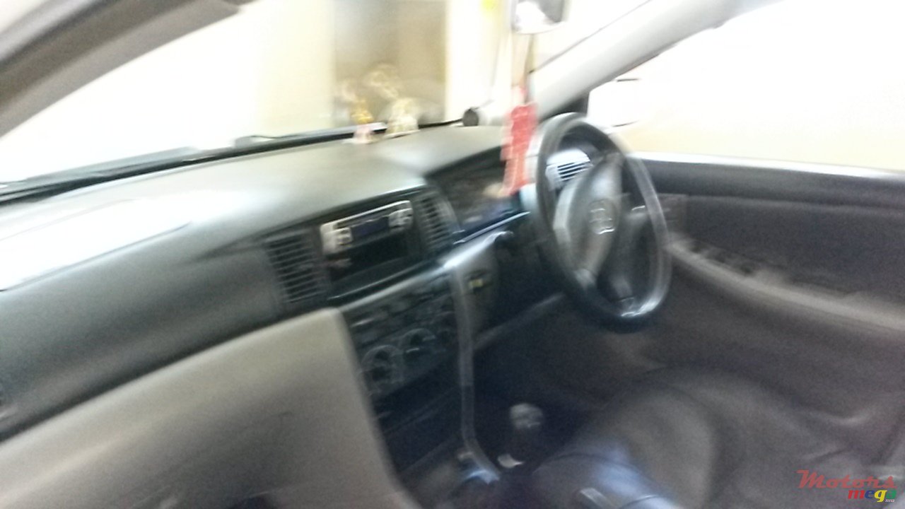 2002' Toyota Corolla photo #2