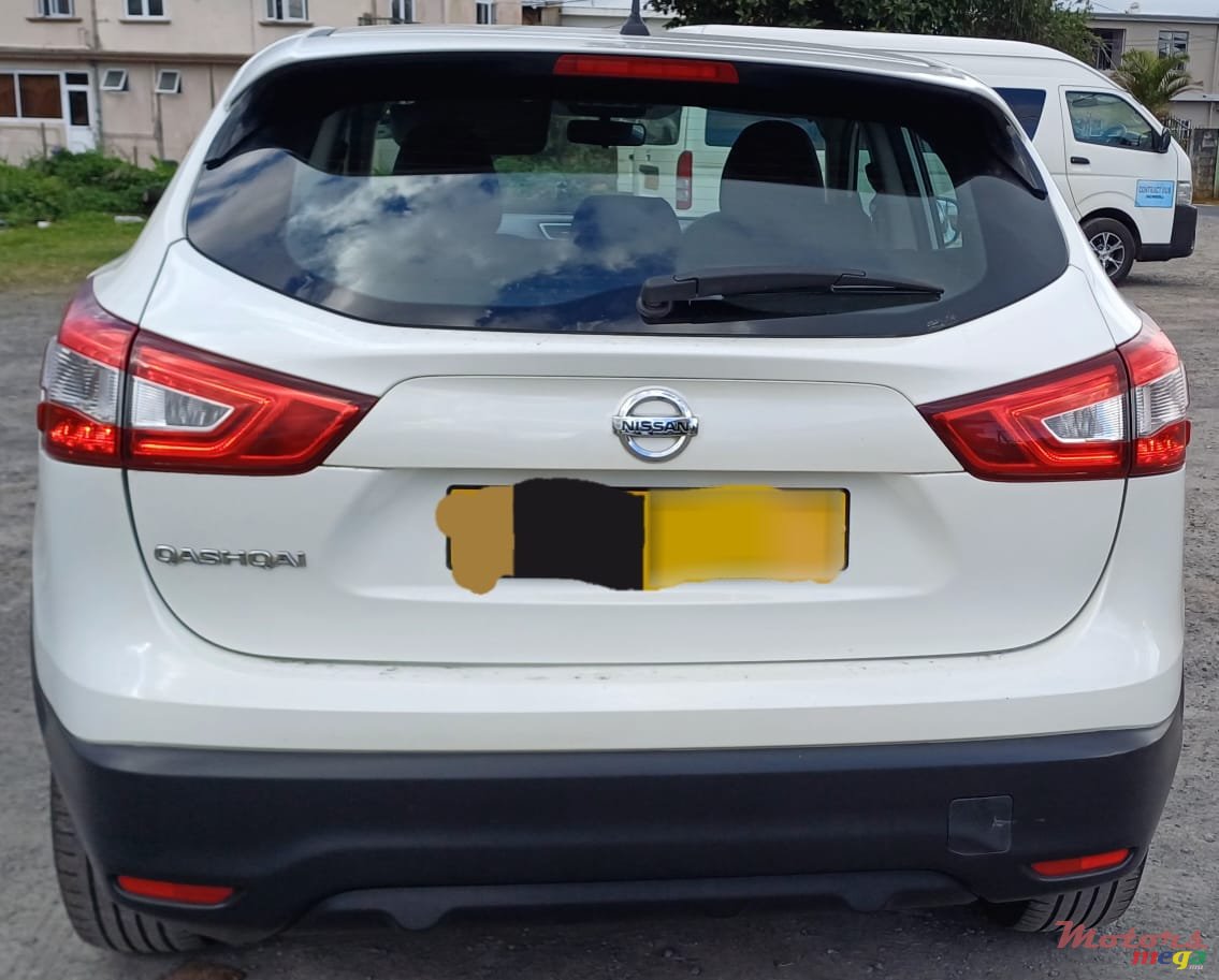 2015' Nissan Qashqai photo #6