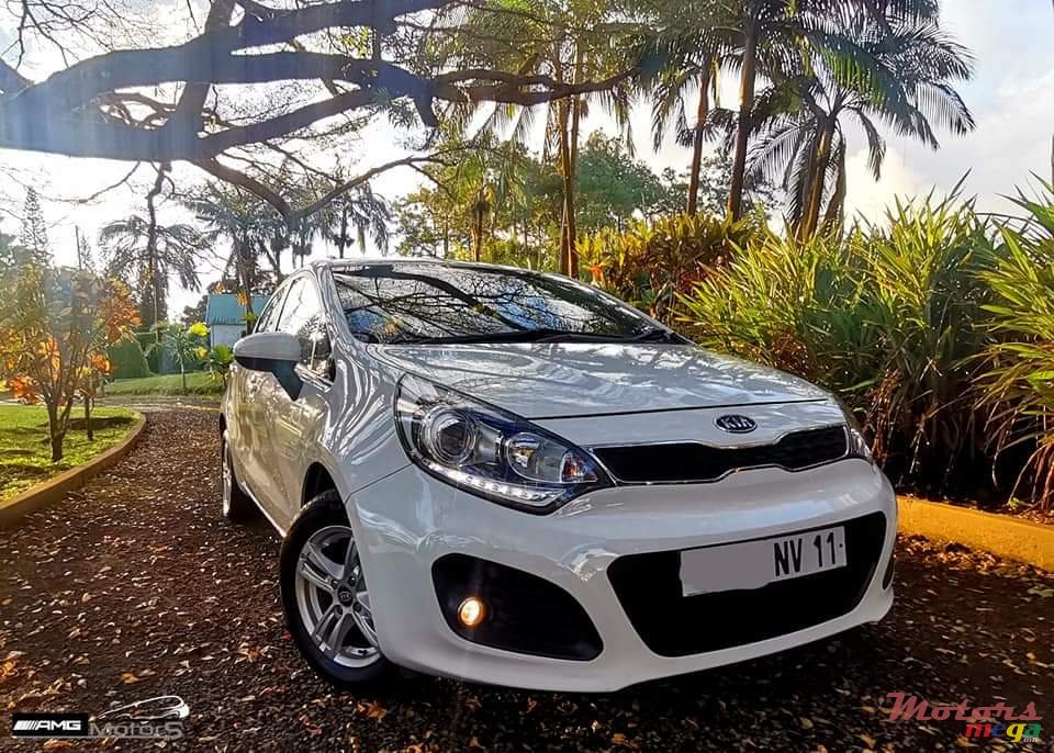 2011' Kia Rio photo #1