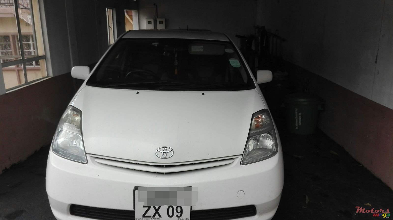 2009' Toyota Prius photo #1