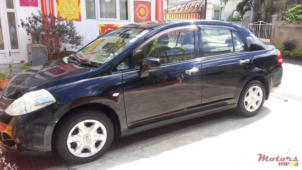 2008' Nissan Tiida Latio photo #2