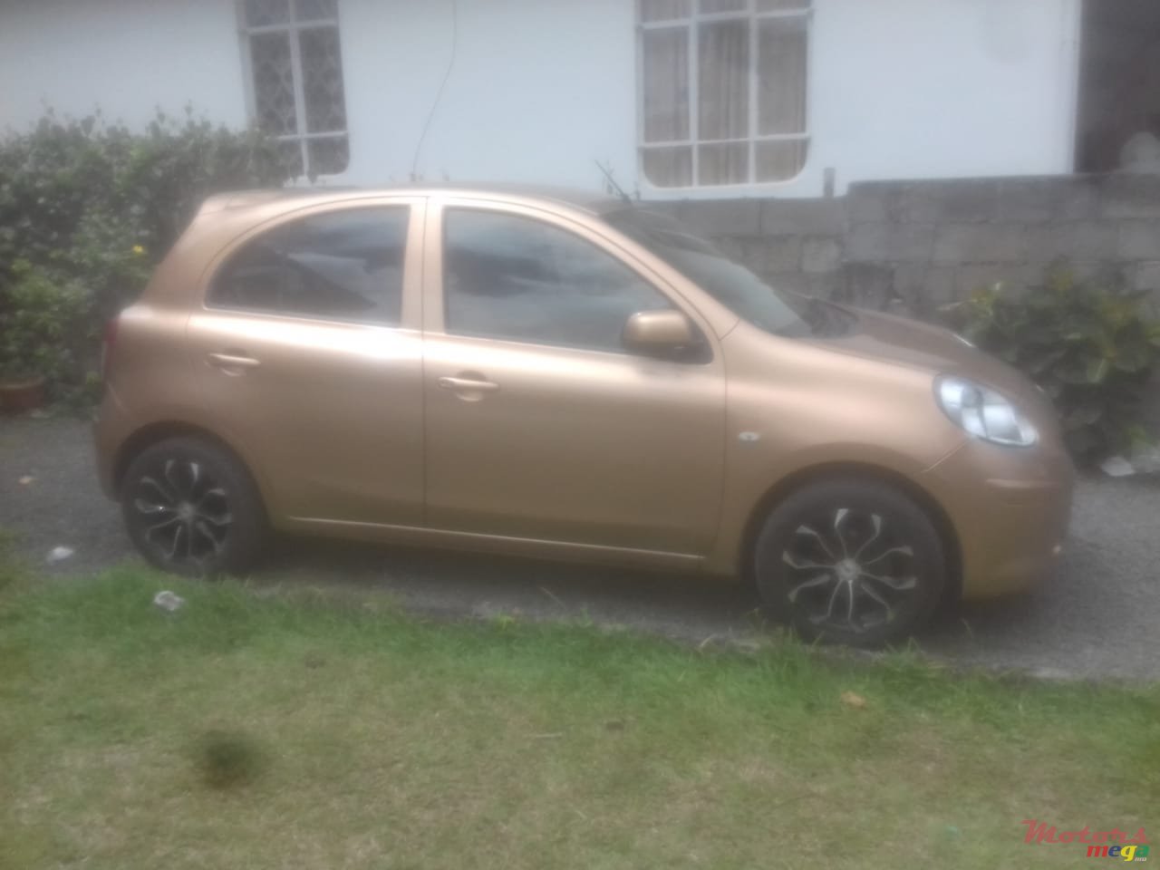 2011' Nissan Micra Ak13 photo #3