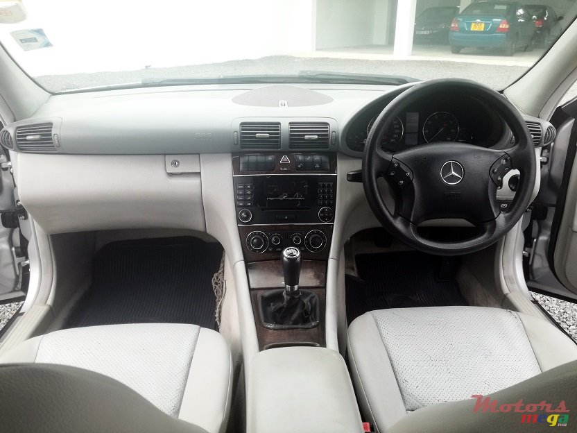 2004' Mercedes-Benz C180 K Manual 1.8L photo #3