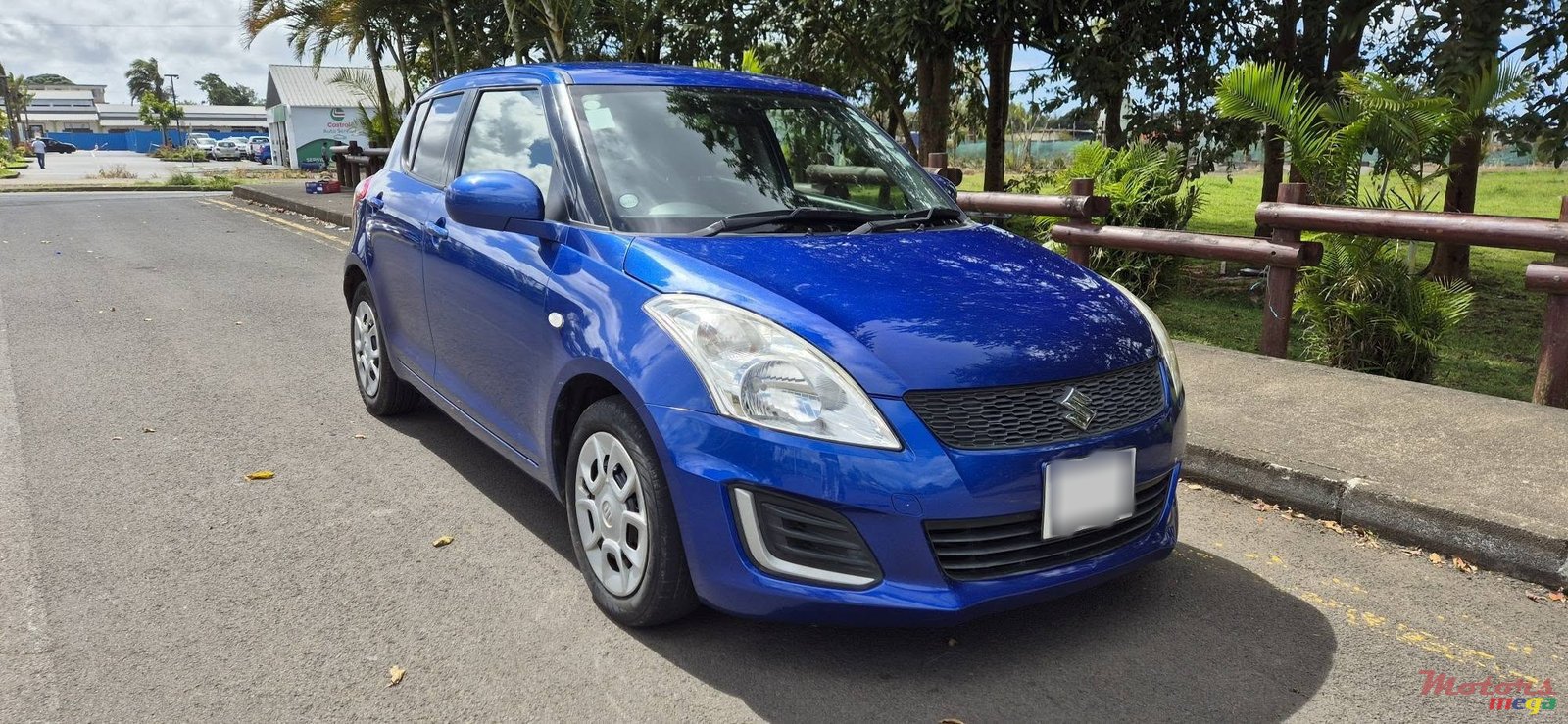 2013' Suzuki Swift photo #1