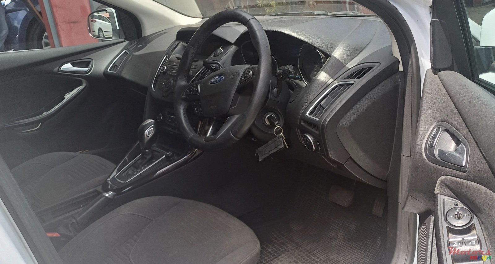 2017' Ford Focus Titanium photo #5