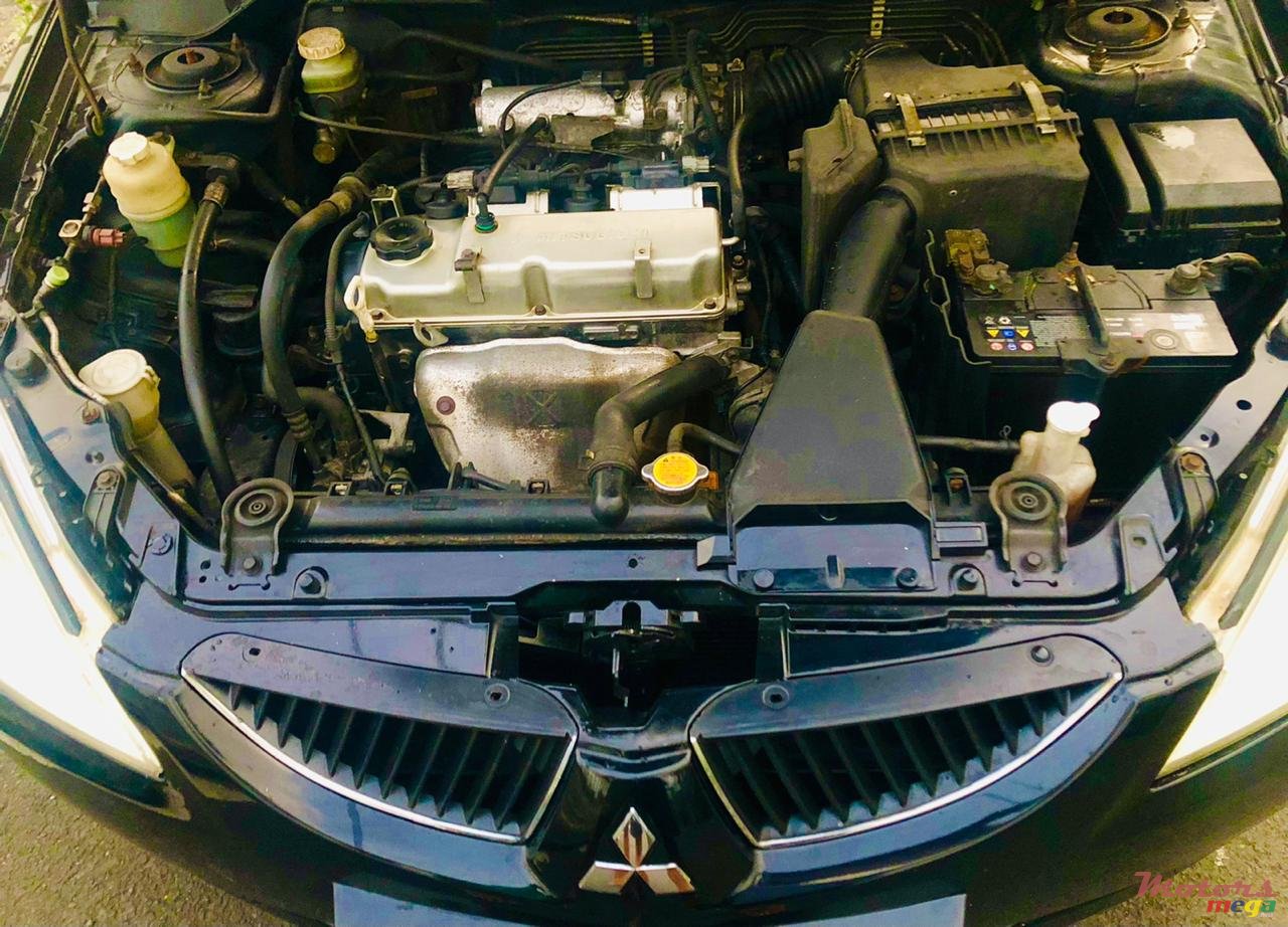 2005' Mitsubishi Lancer photo #7