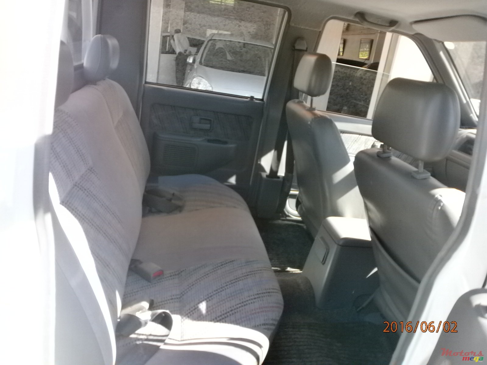 2002' Isuzu LS  photo #4