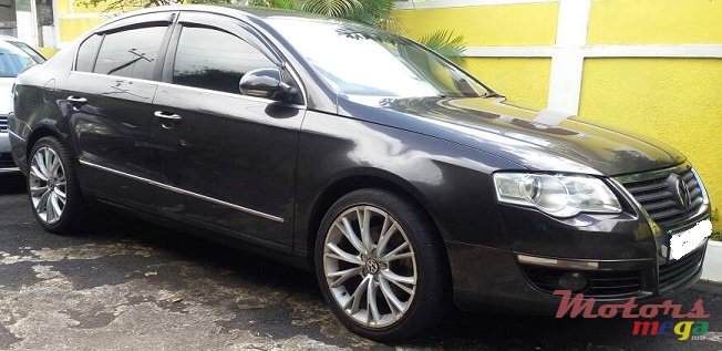 2005' Volkswagen Passat photo #1