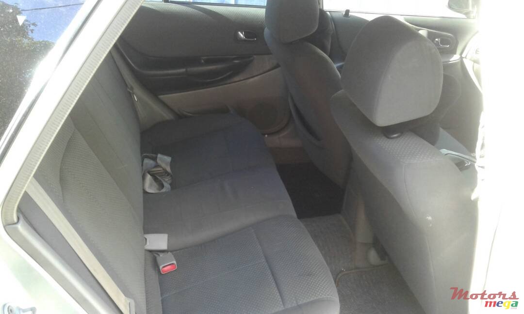 2003' Mazda Familia photo #4