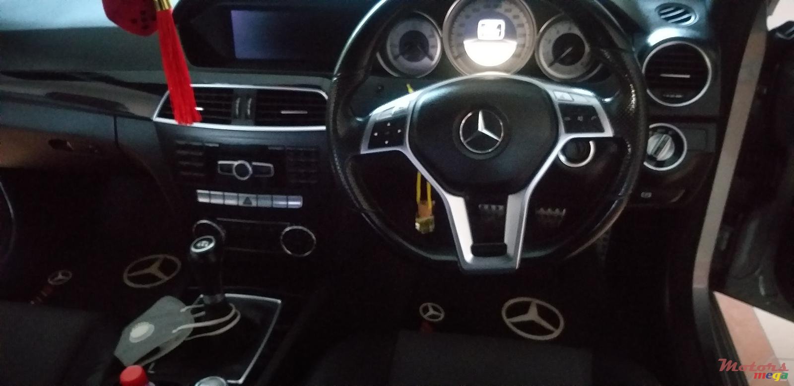 2012' Mercedes-Benz C-Class AMG photo #7