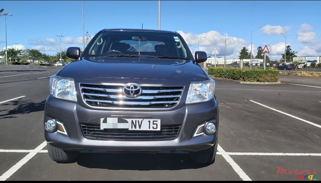 2015' Toyota Hilux As new, low mileage photo #1