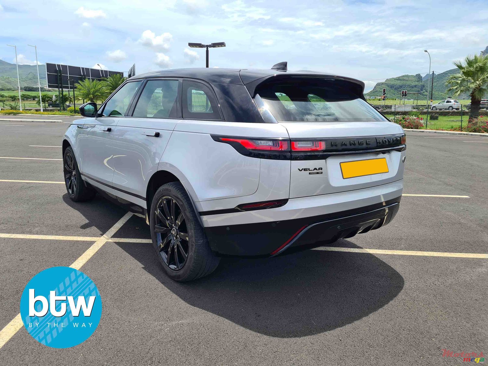 2018' Land Rover Range Rover photo #3