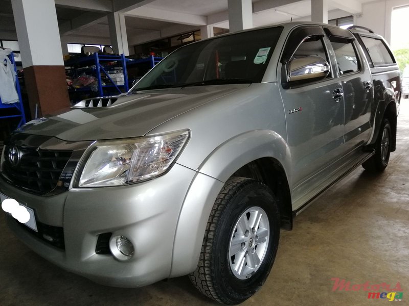 2012' Toyota Hilux photo #5