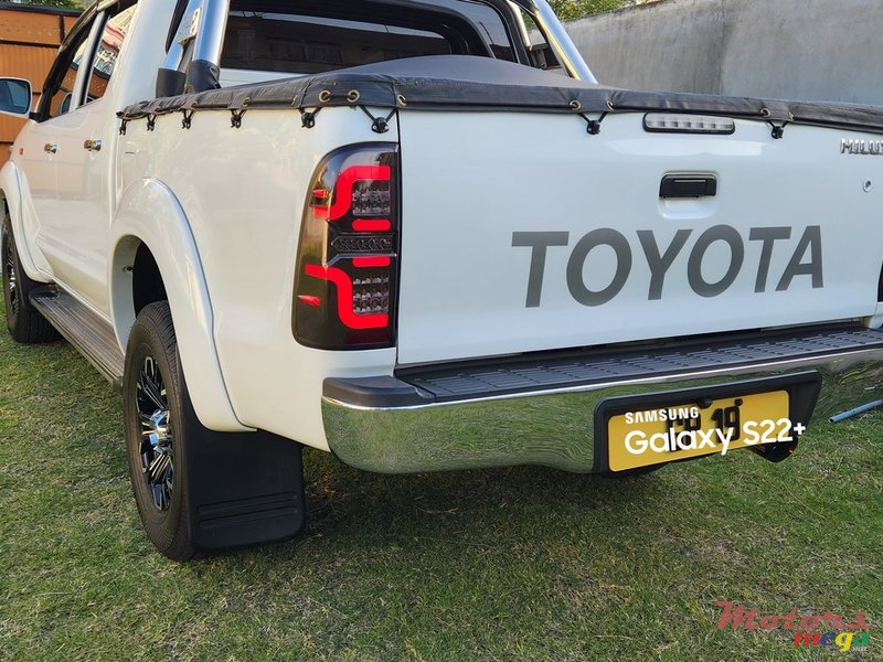 2015' Toyota Hilux VIGO photo #3