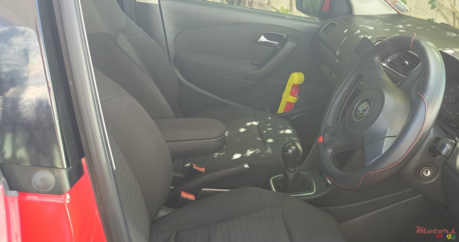 2013' Volkswagen Polo photo #5