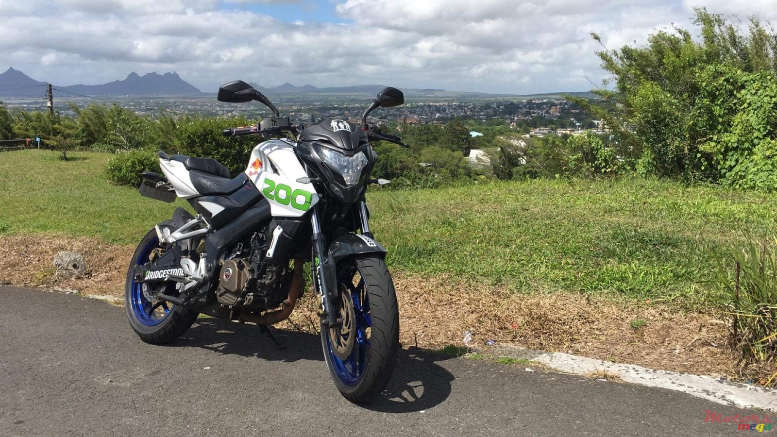 2015' Bajaj Pulsar NS 200 photo #1