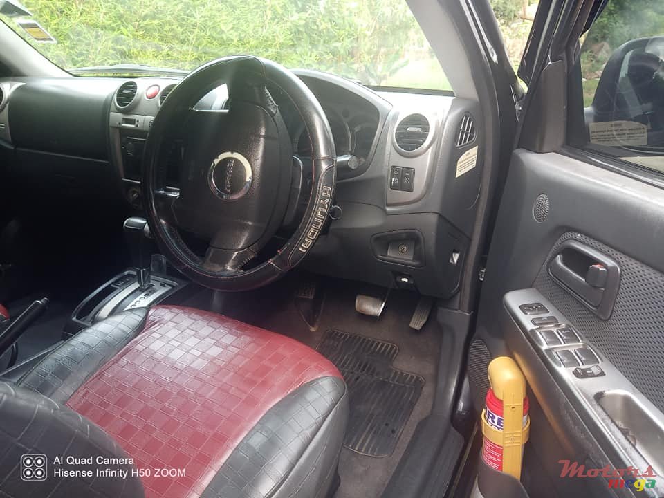 2009' Isuzu KB Series KB300 LX AUTOMATIC photo #6