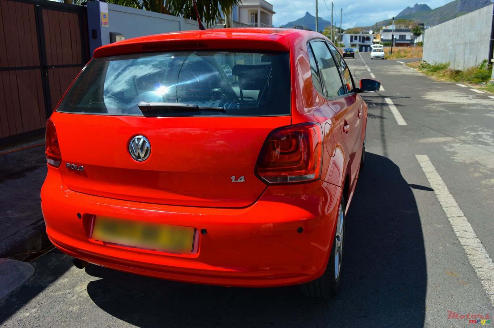 2012' Volkswagen Polo photo #2