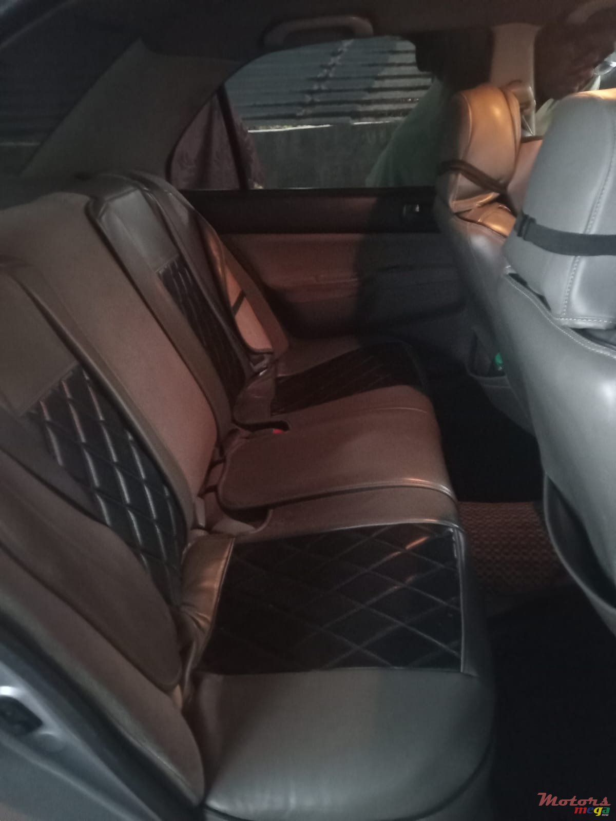 2004' Mitsubishi Lancer photo #2