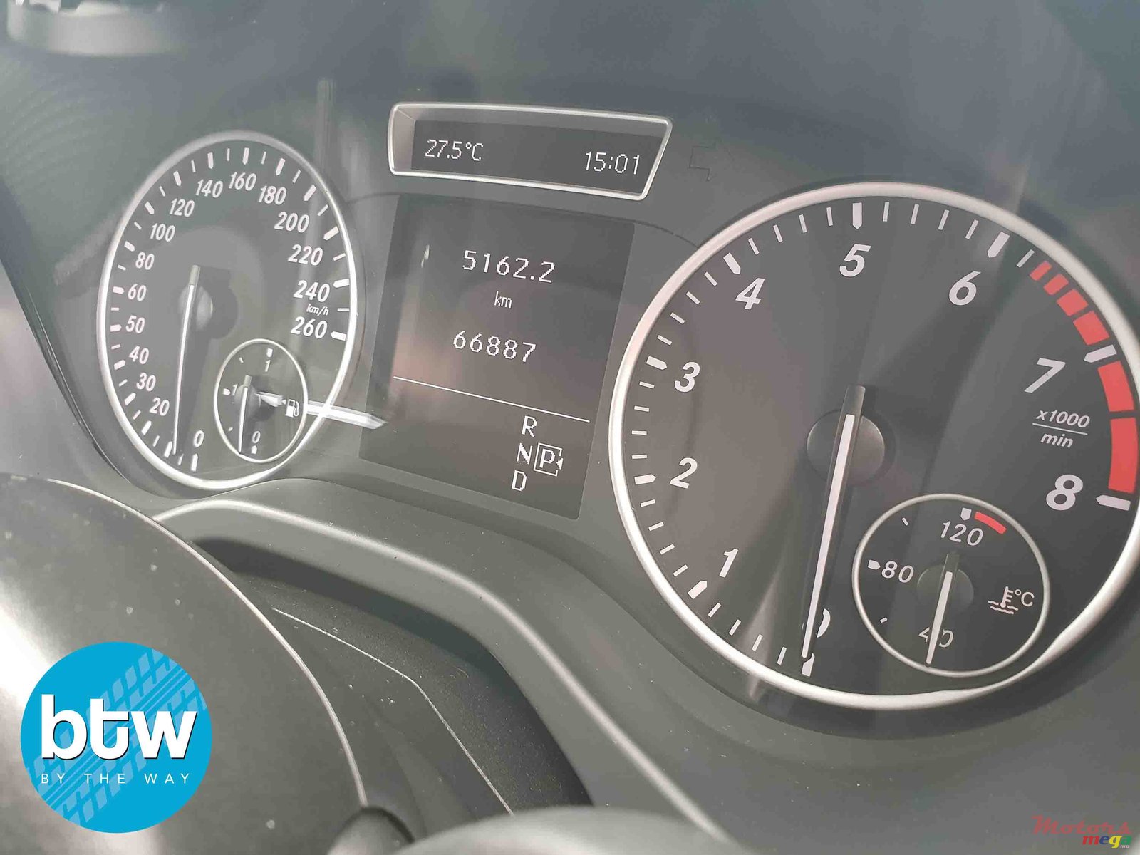 2013' Mercedes-Benz A-Class A200 photo #6