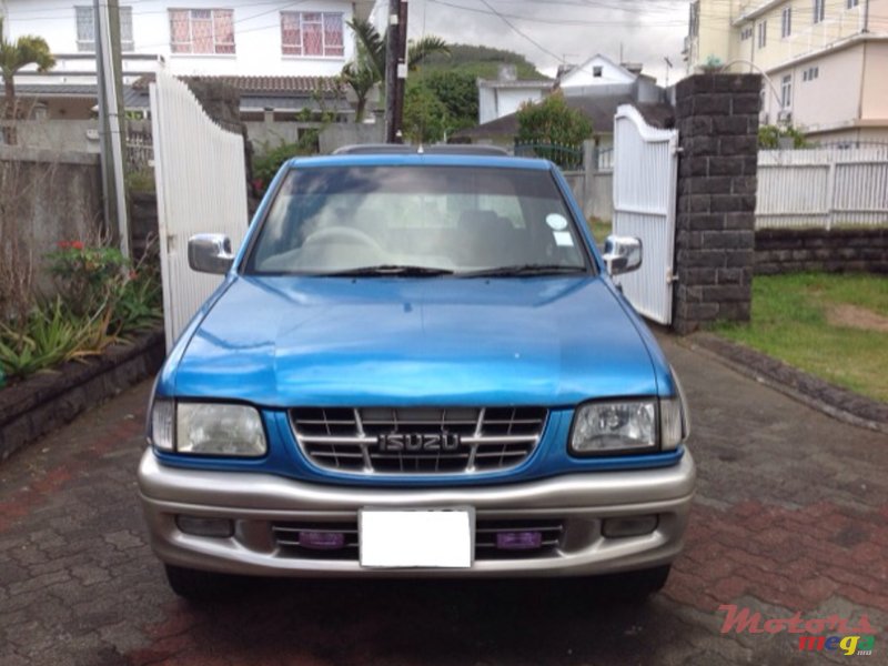 2001' Isuzu photo #4