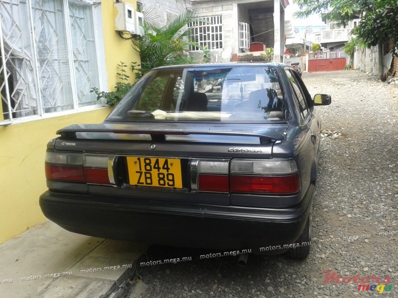 1989' Toyota photo #2