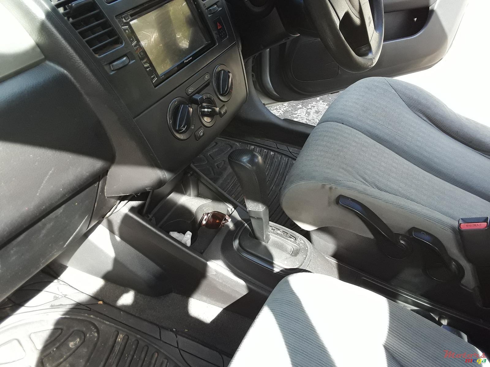 2008' Nissan Tiida photo #4