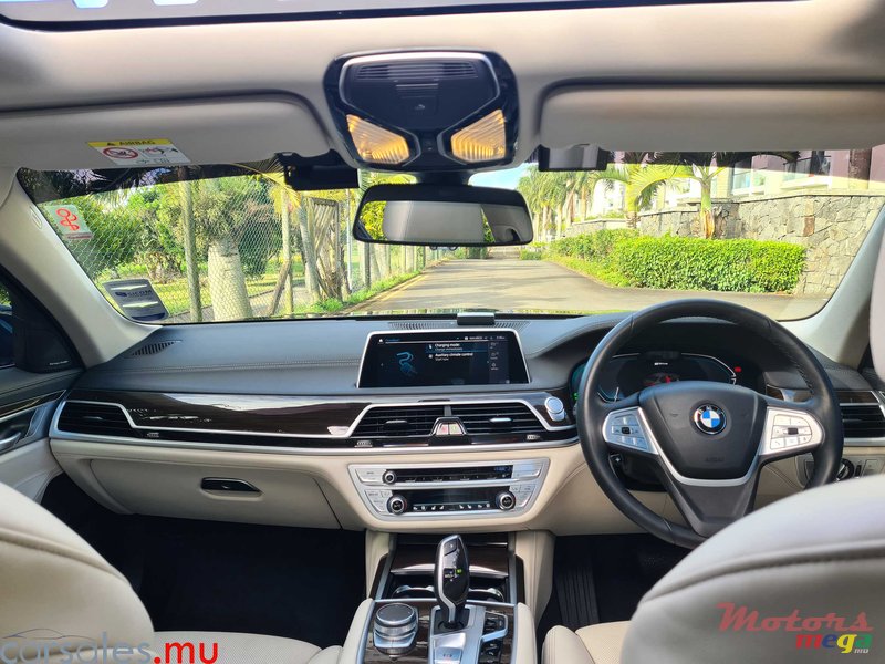 2020' BMW 745 e xDrive iPerformance Hybrid photo #6