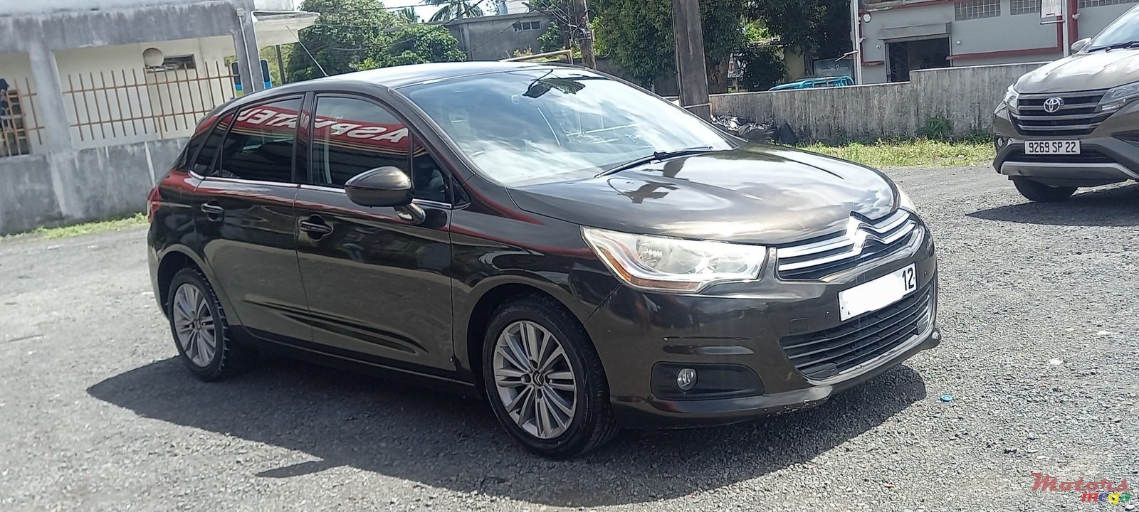 2012' Citroen C4 photo #1