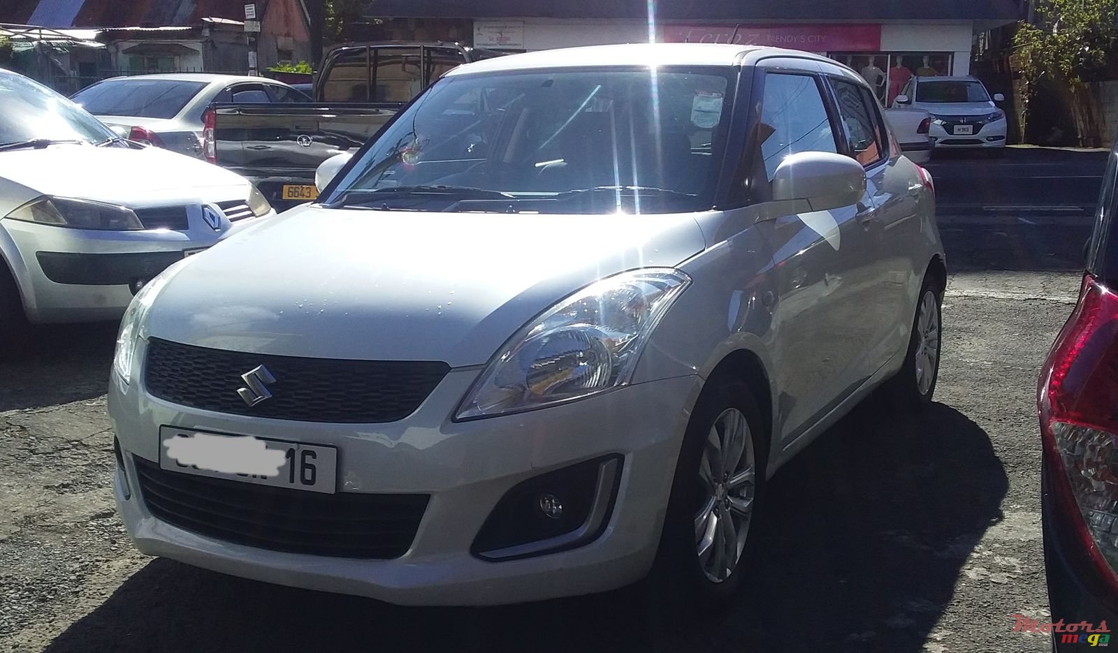 2016' Suzuki Swift photo #2