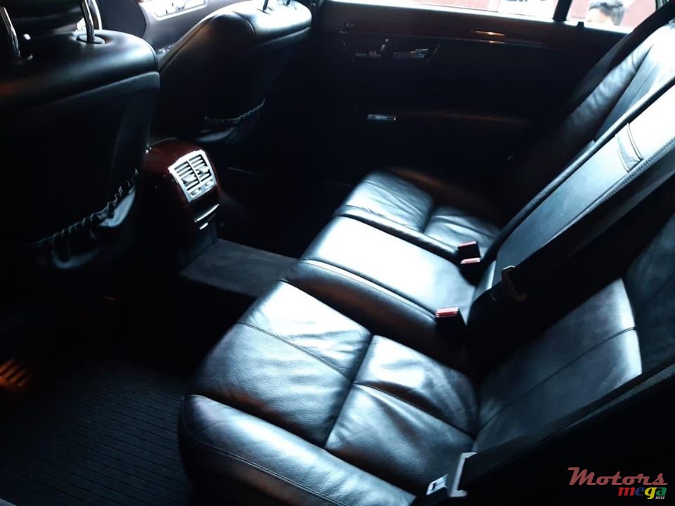 2009' Mercedes-Benz S 320 LWB photo #7