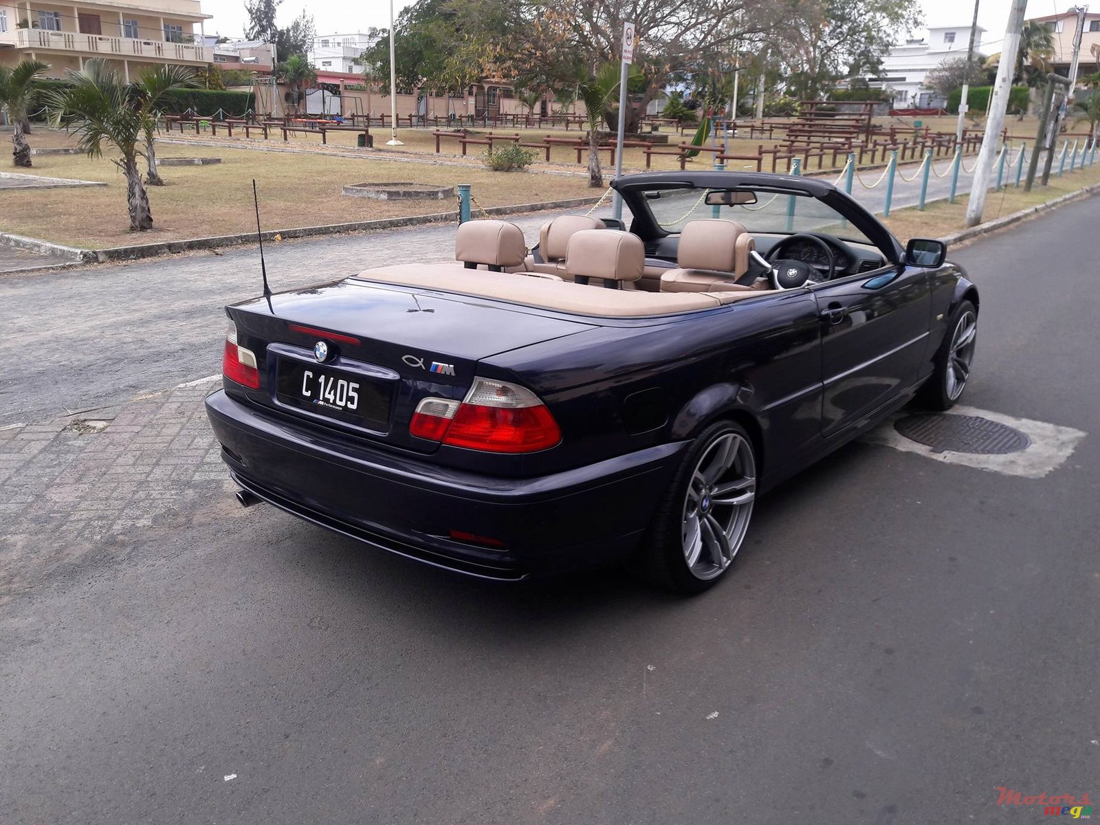 2003' BMW 3 Series Convertible photo #6