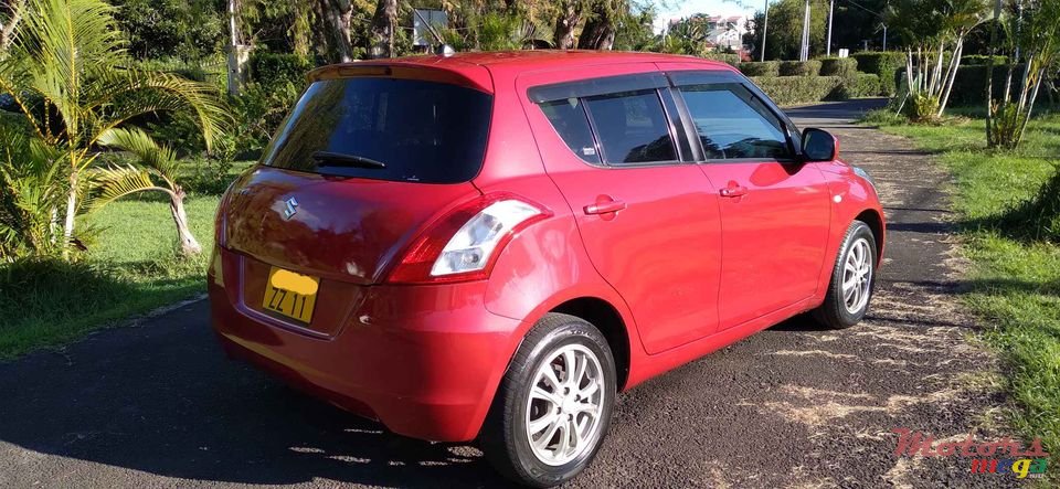 2011' Suzuki Swift photo #4