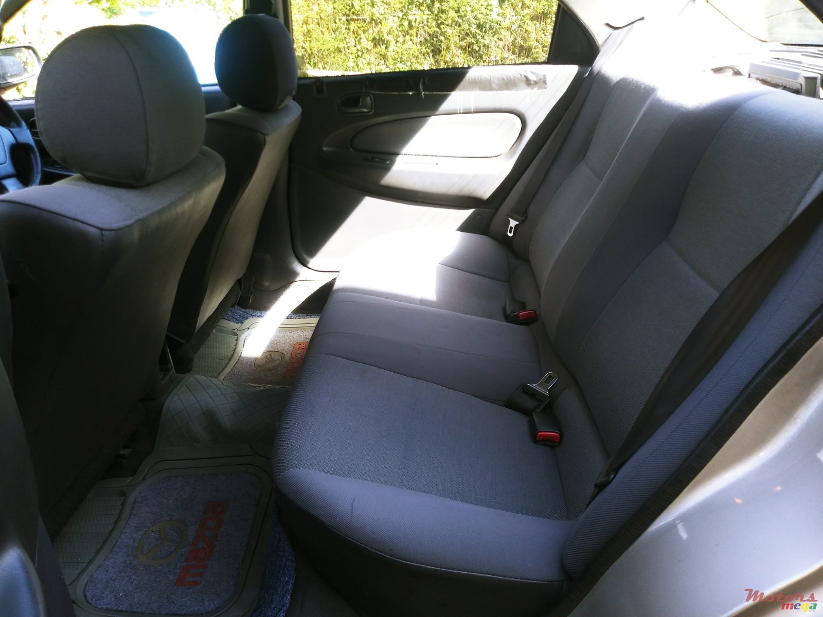1998' Mazda 323 photo #7