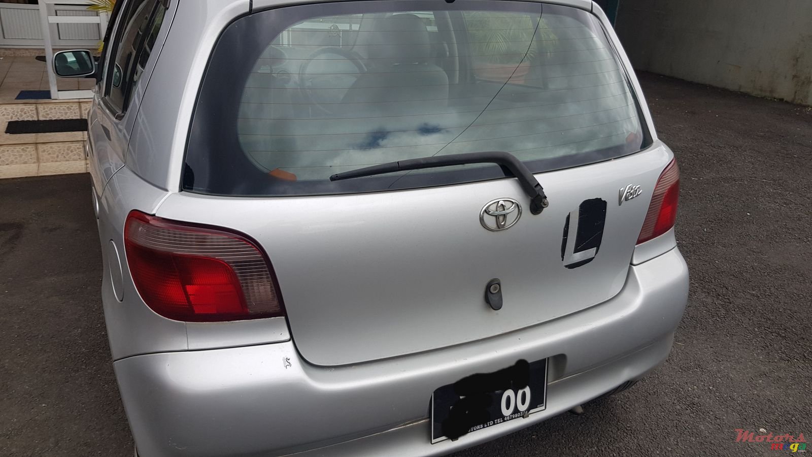 2000' Toyota Vitz photo #2