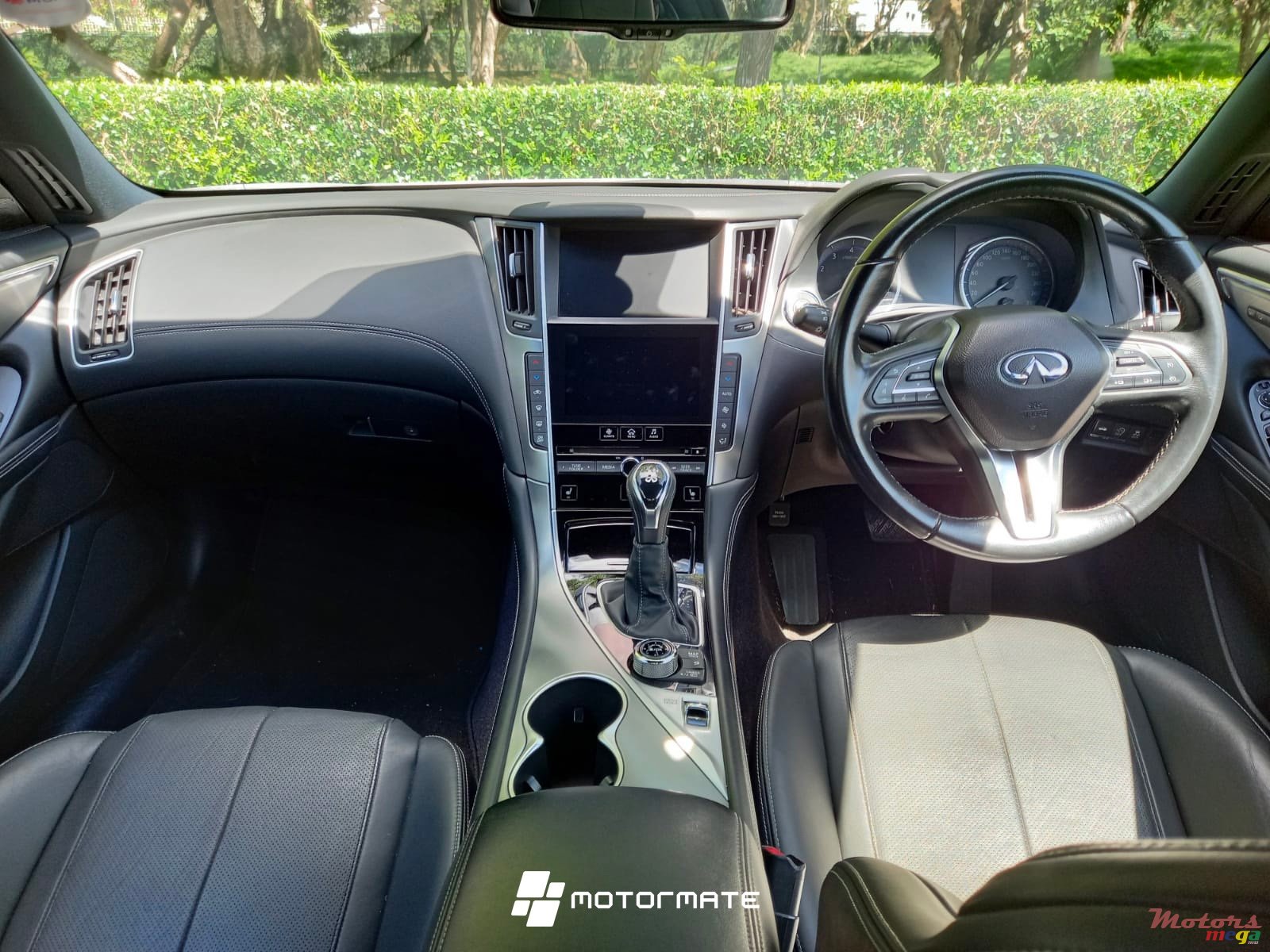 2019' Infiniti Q60 COUPE photo #6