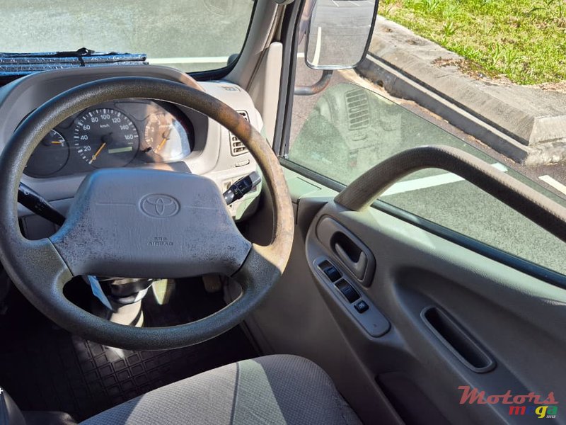 2011' Toyota Toyoace photo #6