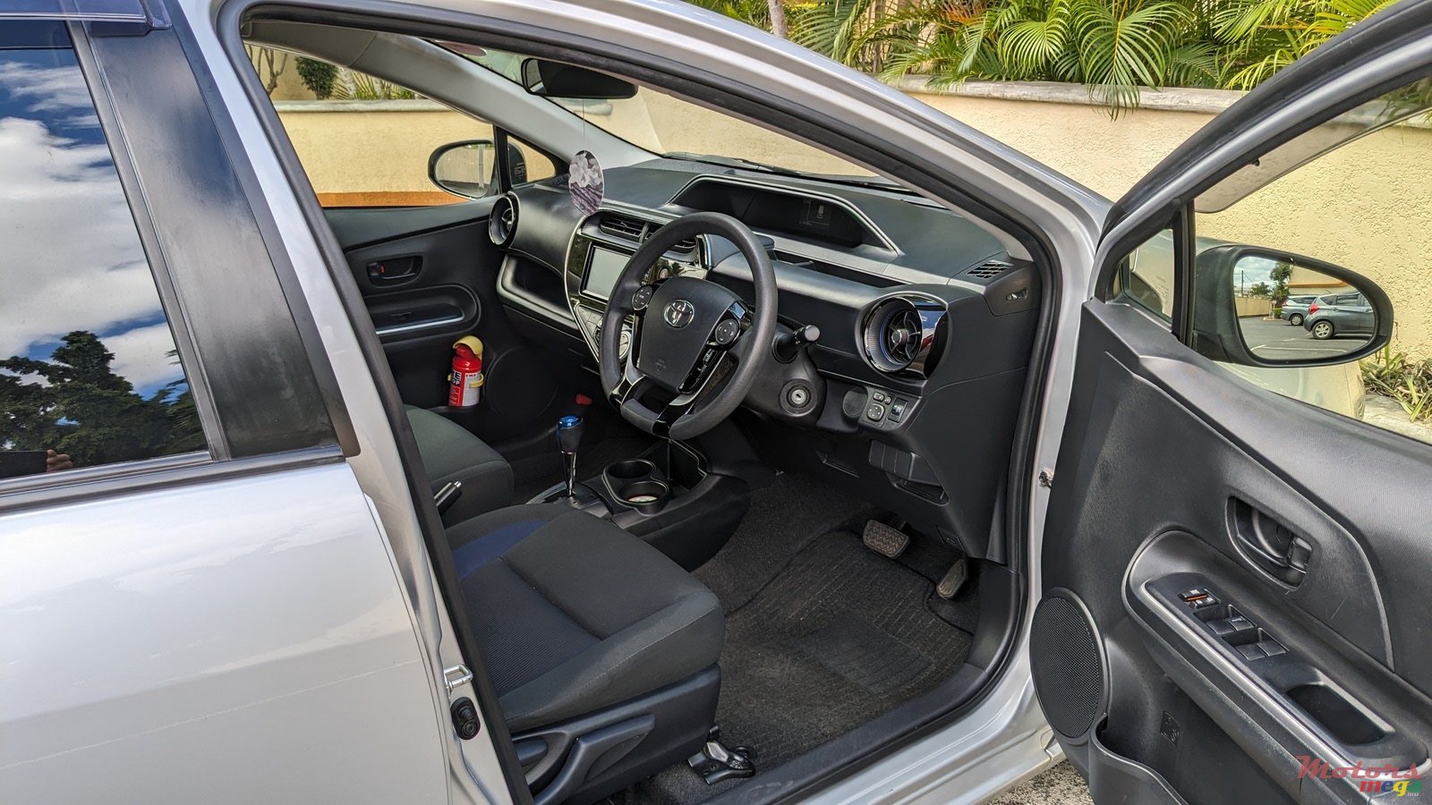 2018' Toyota Aqua photo #6