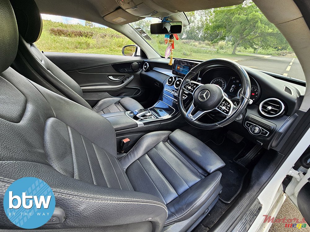 2018' Mercedes-Benz C 180 AMG Coupe photo #5